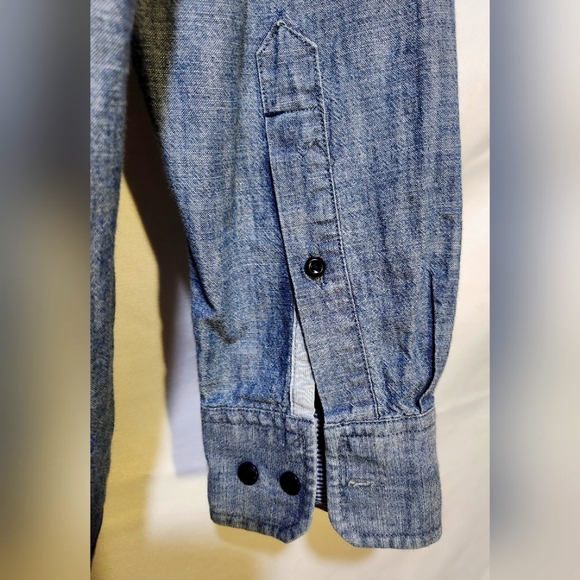 Banana Republic Men's Casual Button Down Shirt in Blue Jeans Color - Picture 9 of 12